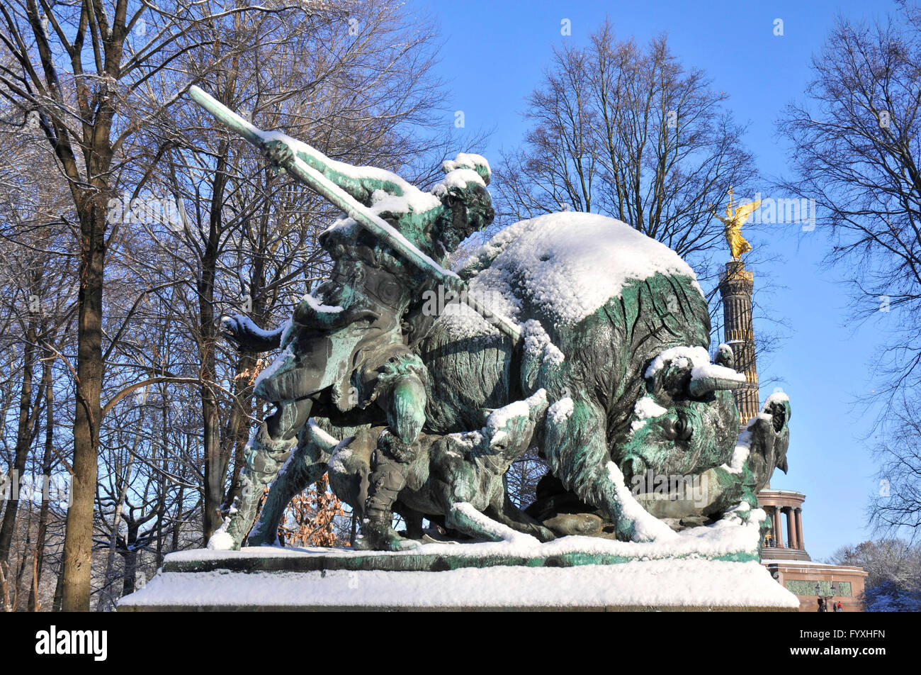 Bronze sculpture, bronze statue, Altgermanische Buffeljagd, by Fritz Schaper, Tiergarten, Berlin, Germany / Altgermanische Büffeljagd, Old Germanic Buffalo Hunt Stock Photo