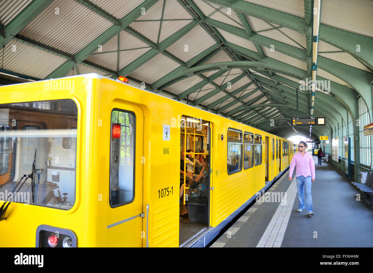 Bulowstrasse, subway station, underground station, U2, Berlin U-Bahn, Schoneberg, Tempelhof-Schoneberg, Berlin, Germany / Bülowstrasse, U-Bahnlinie 2, Schöneberg, Tempelhof-Schöneberg Stock Photo