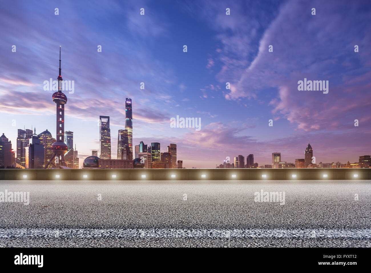 Empty urban road modern hi-res stock photography and images - Alamy