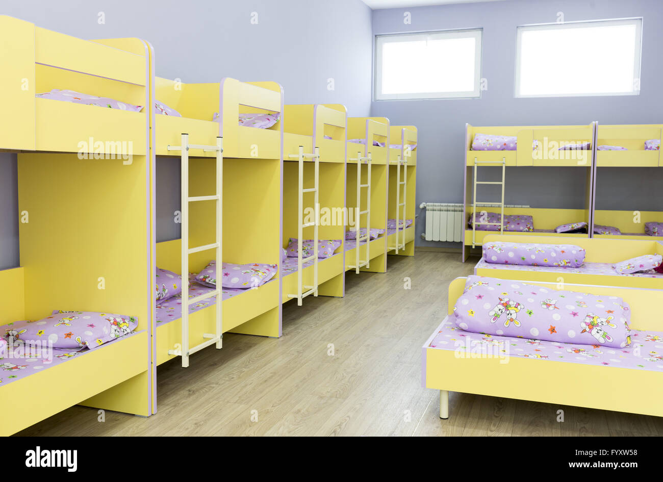  Foto zu Modern kindergarten bedroom with small beds Stock Photo - Alamy 