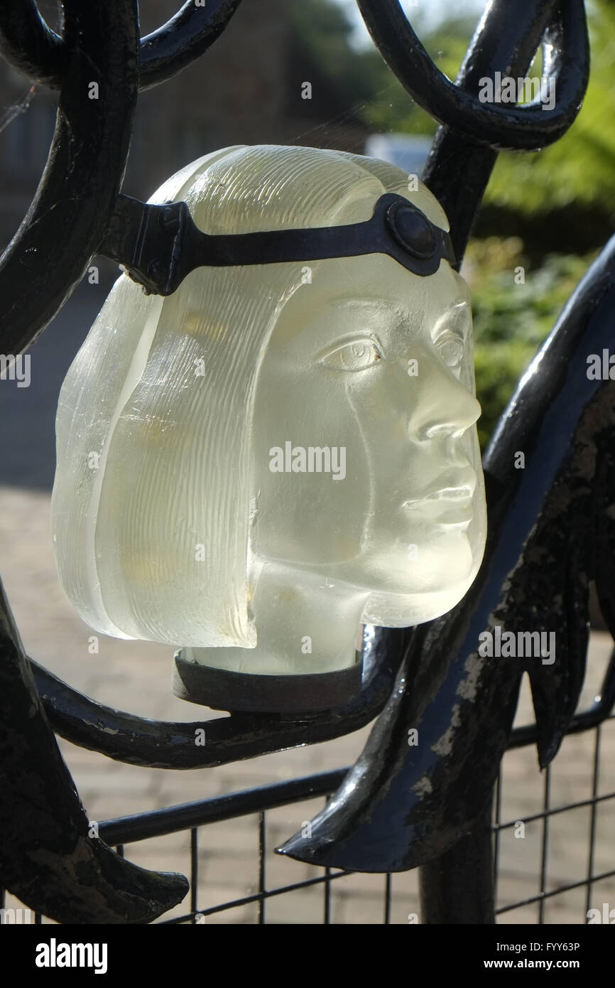 Lalique glass hires stock photography and images Alamy