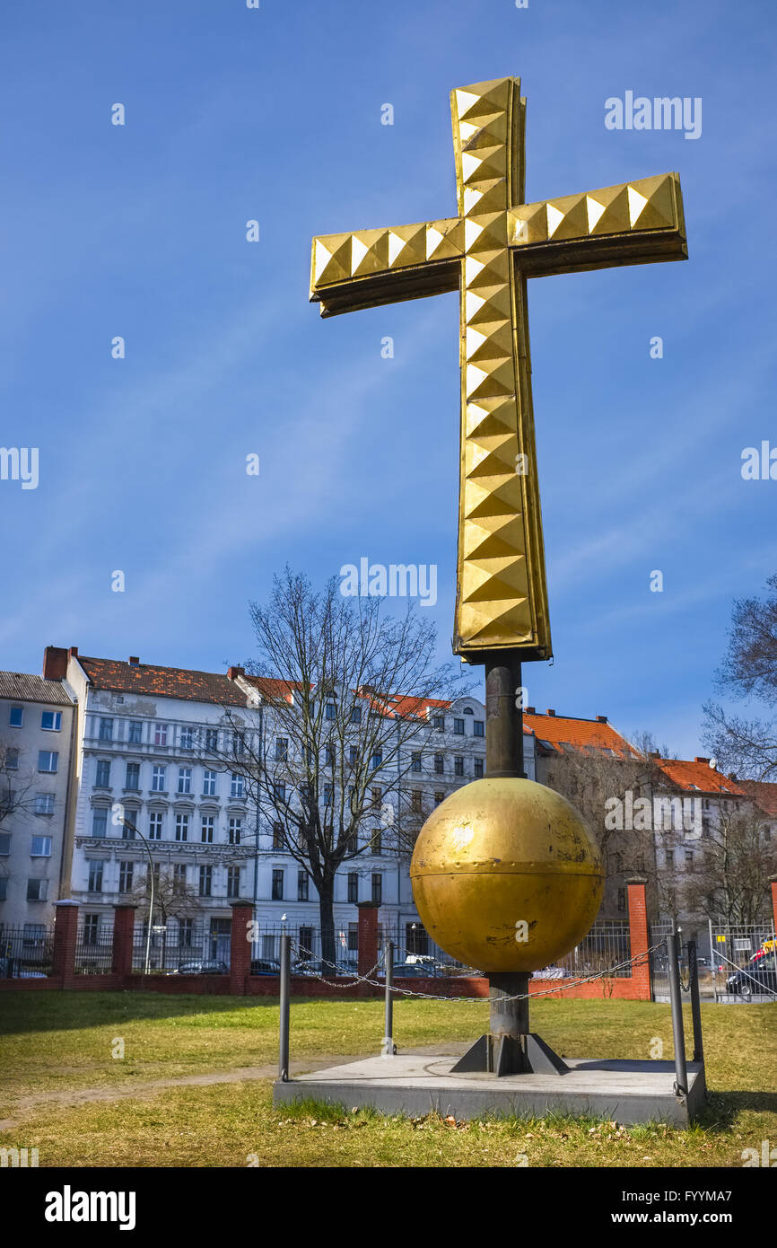 Old cros of Berlin Cathedral at cemetery, Berlin Stock Photo