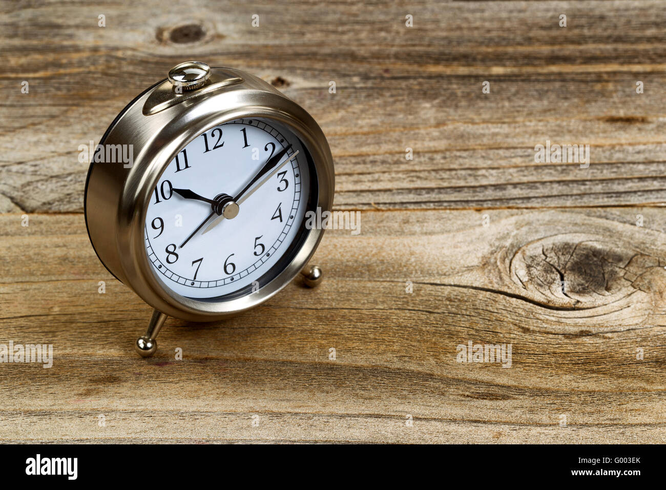 Retro clock hi-res stock photography and images - Alamy