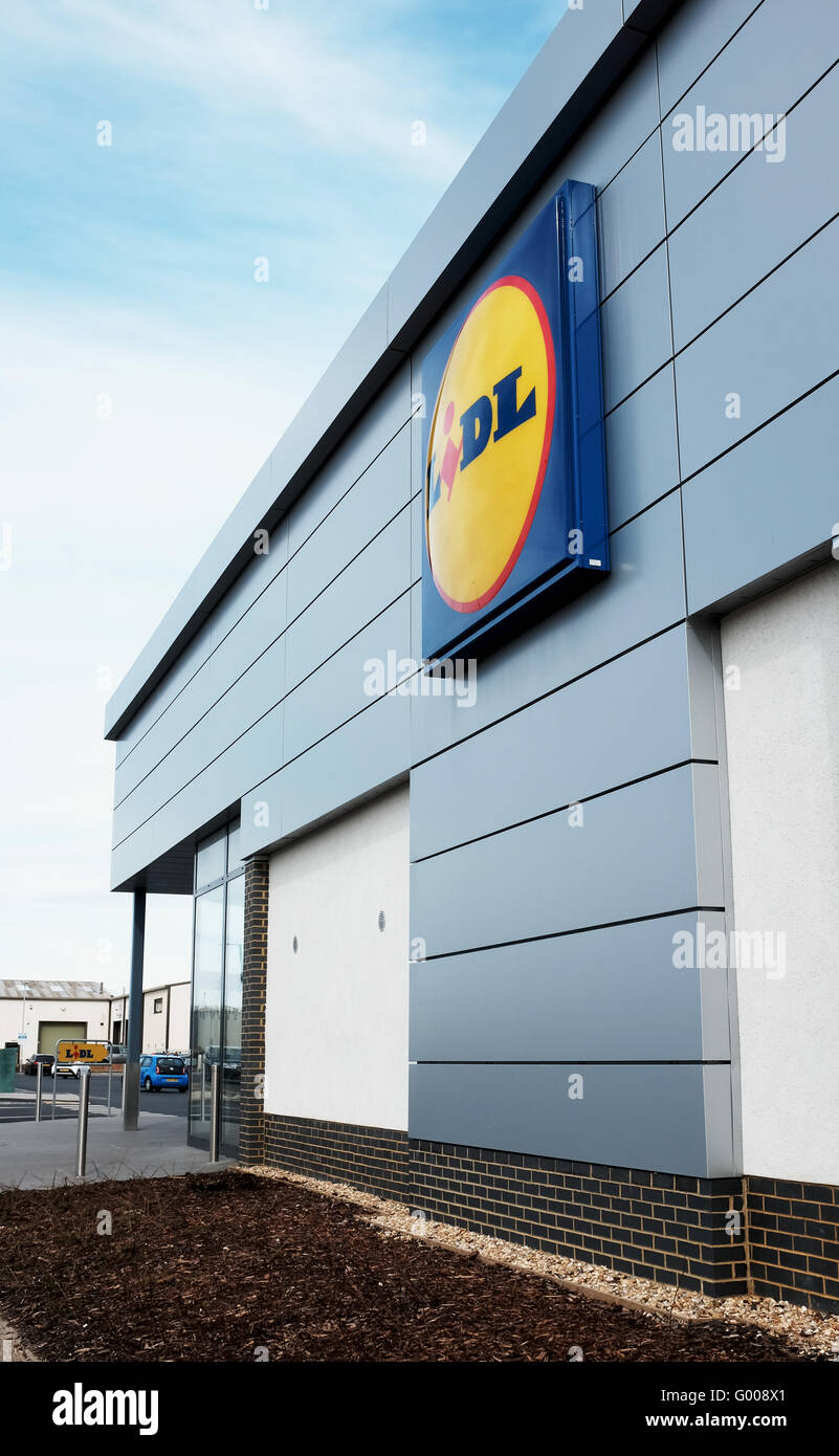 Lidl shops hi-res stock photography and images - Alamy