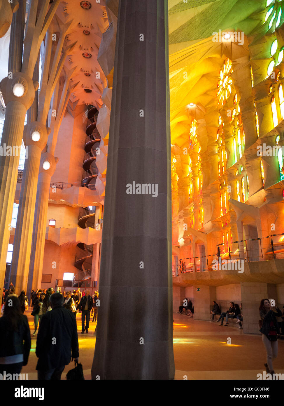 Interior de la sagrada familia hi-res stock photography and images - Alamy