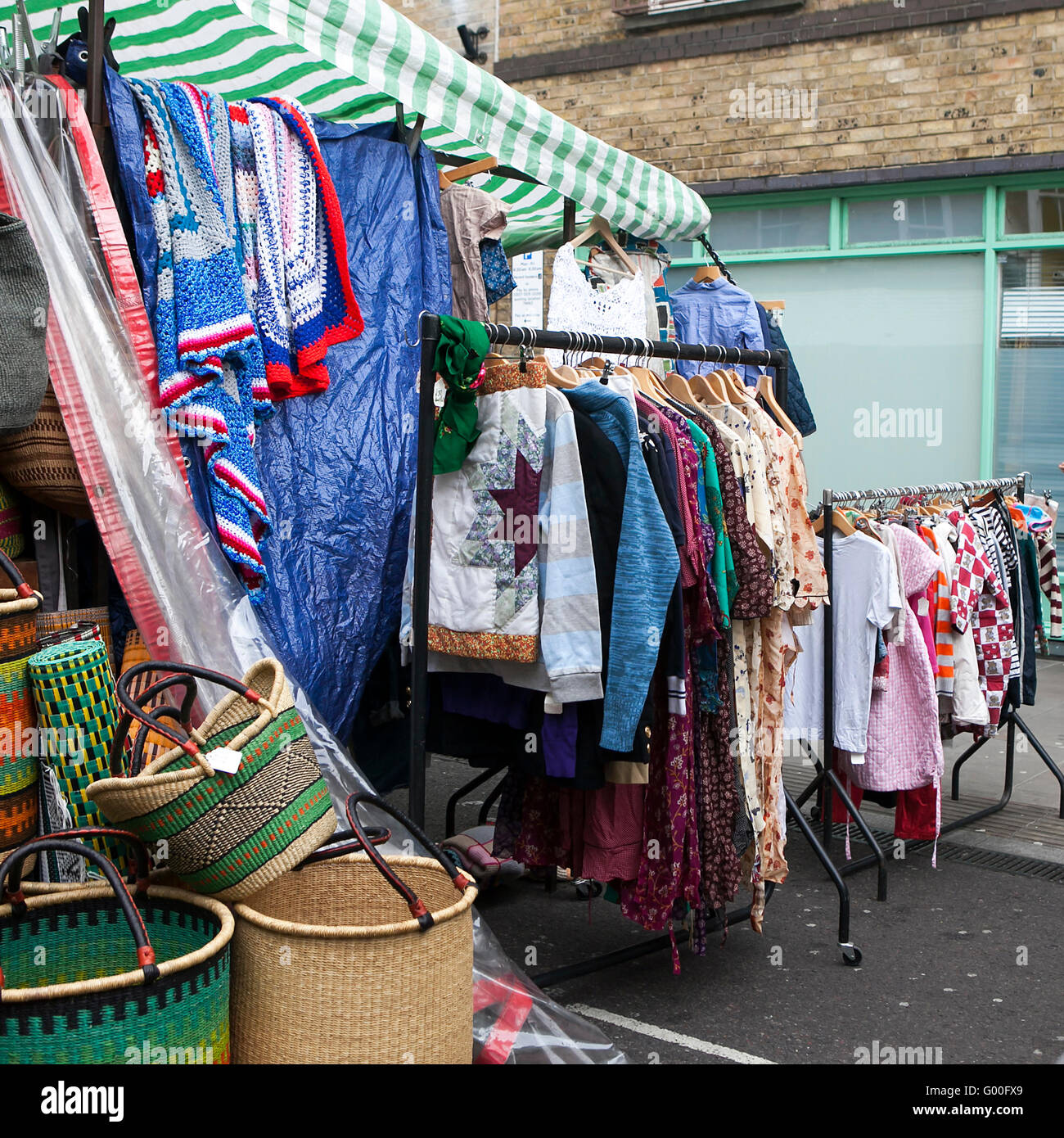 LONDON, ENGLAND, UK - MAY 4, 2015: traditional flea market at Brick ...
