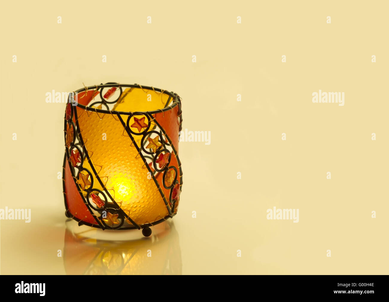 Candlelight red hires stock photography and images Alamy