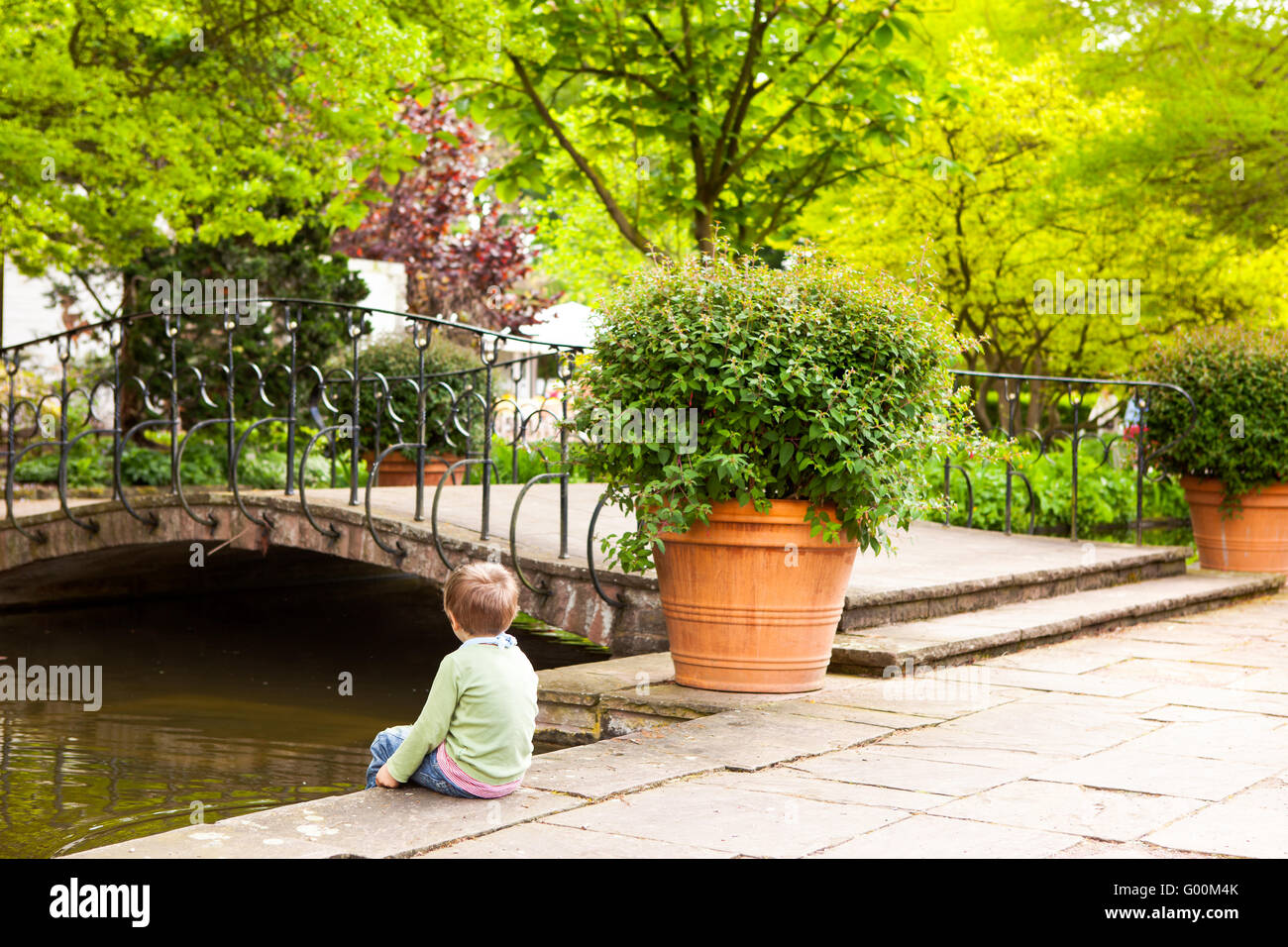 Landscaped front garden hi-res stock photography and images - Alamy