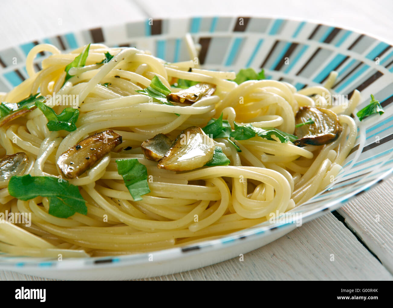 spaghetti with garlic and oil Stock Photo Alamy