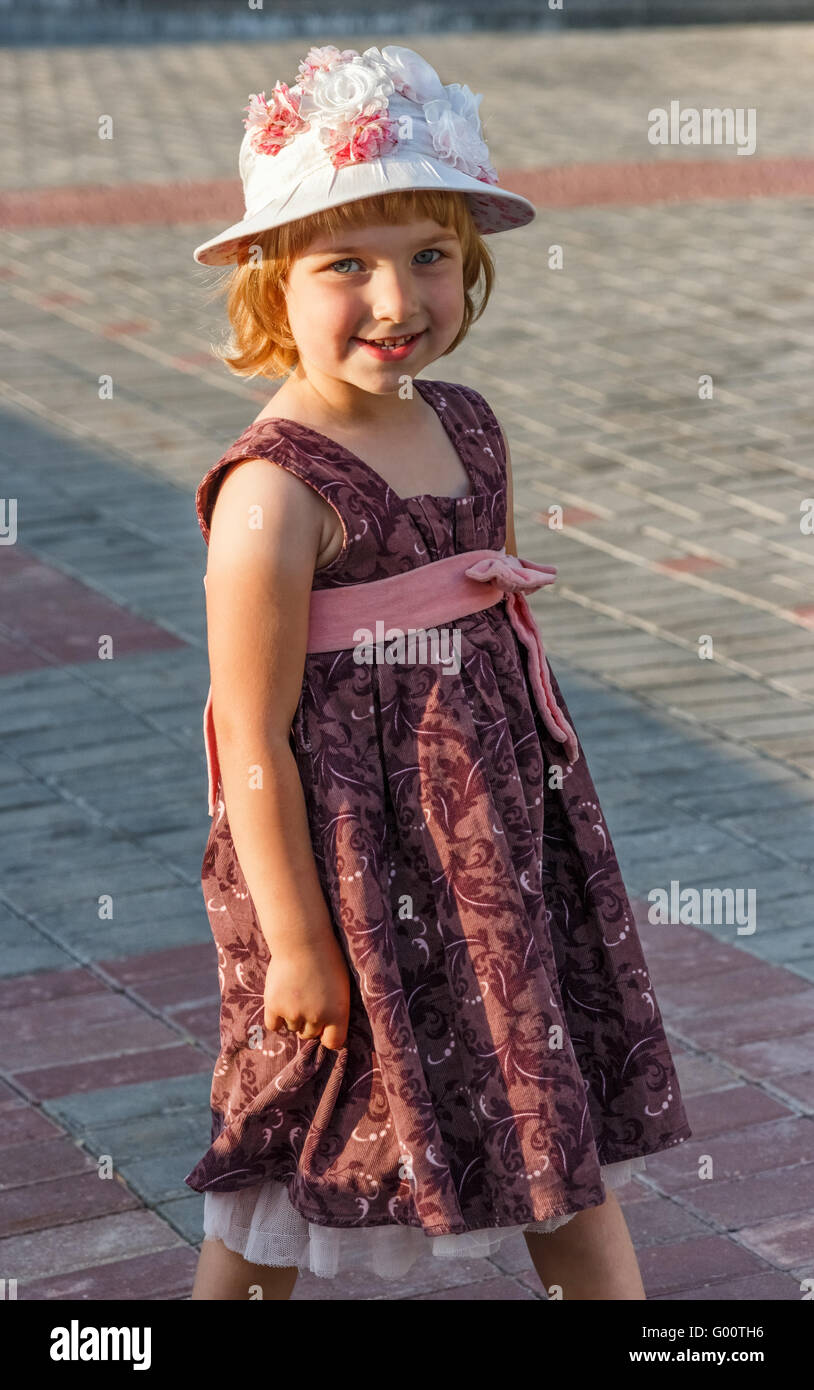 Portrait of the girl in a hat Stock Photo - Alamy