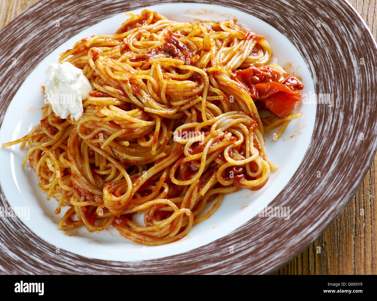 Spaghetti al pesto rosso spaghetti hi-res stock photography and images -  Alamy