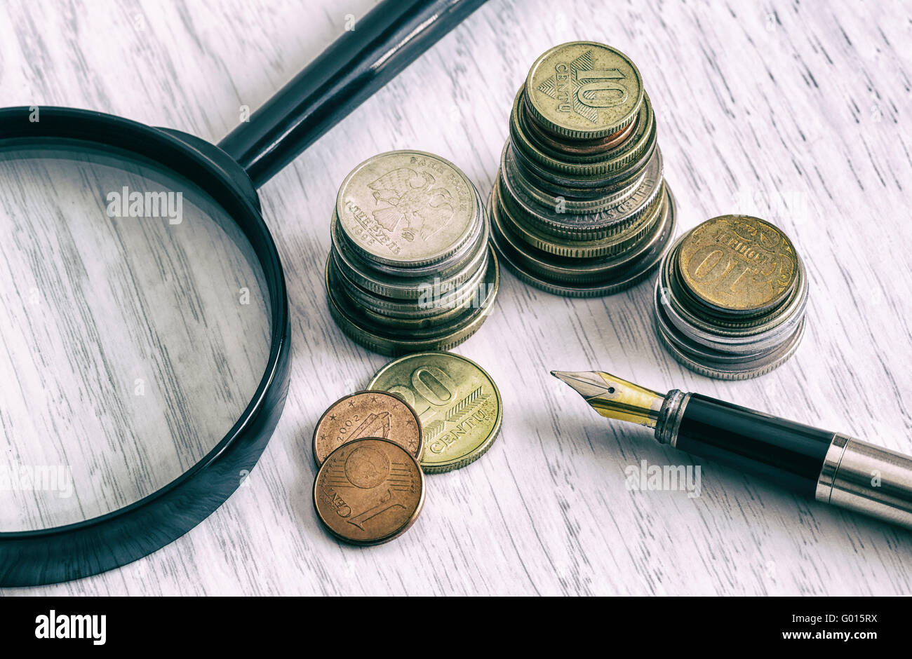 Close up coins hi-res stock photography and images - Alamy