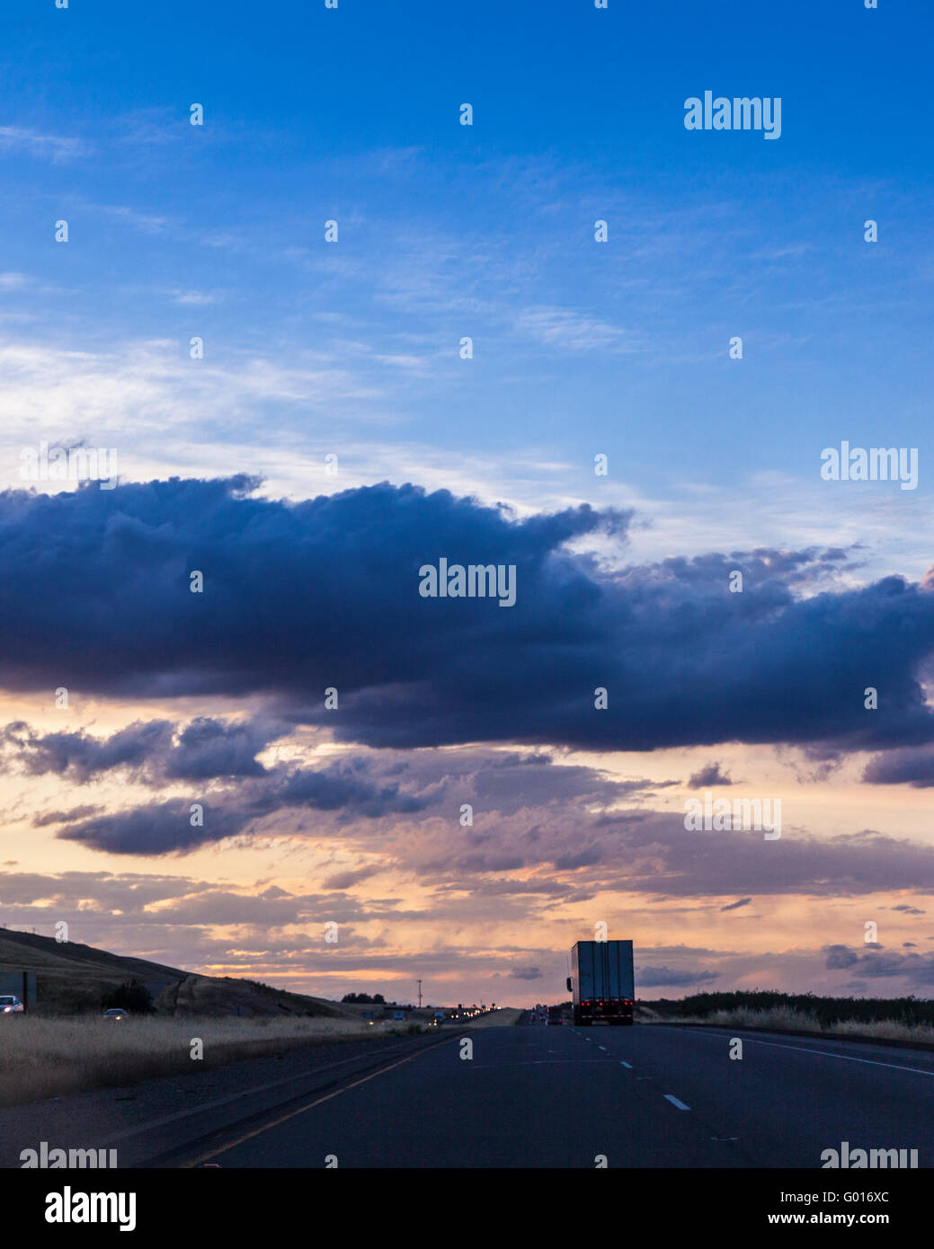Interstate 5 traffic and sunset near Patterson California in the Central Valley Stock Photo Alamy