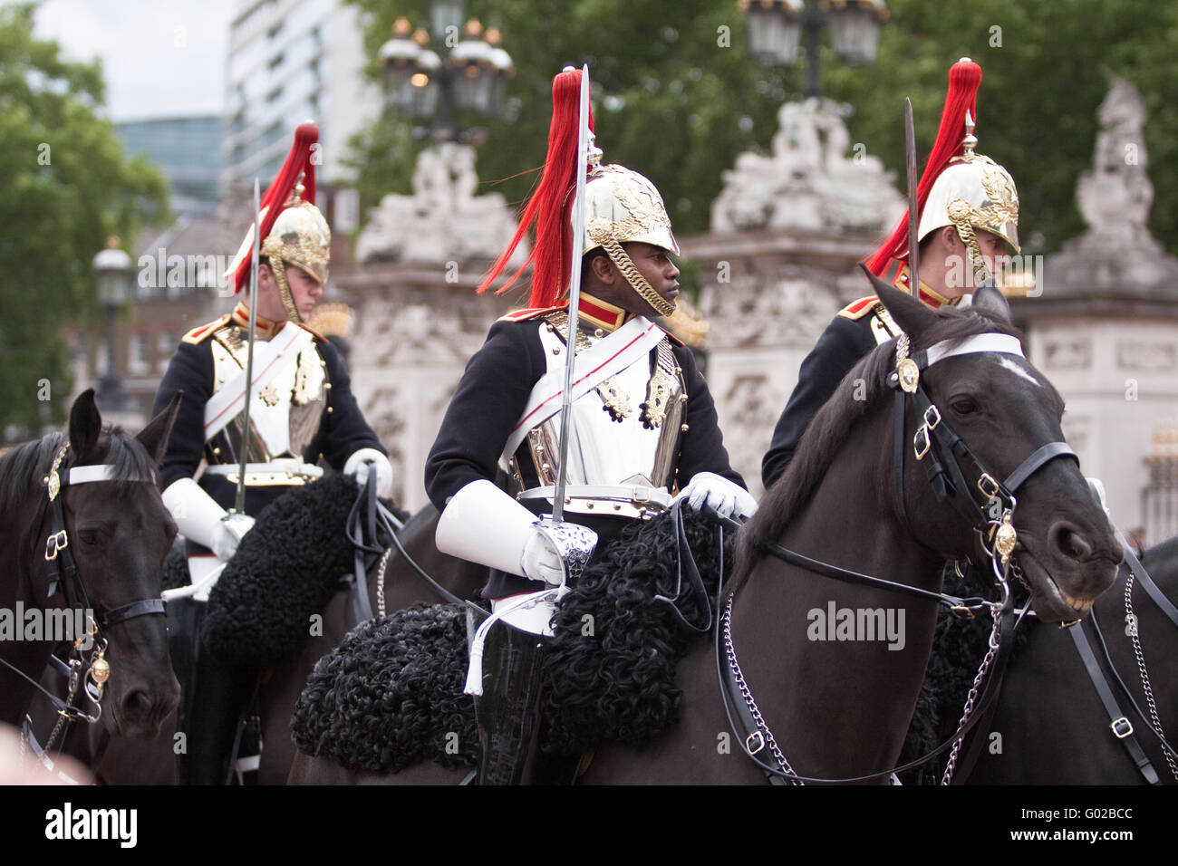 Guards at Buckingham Palace London Stock Photo