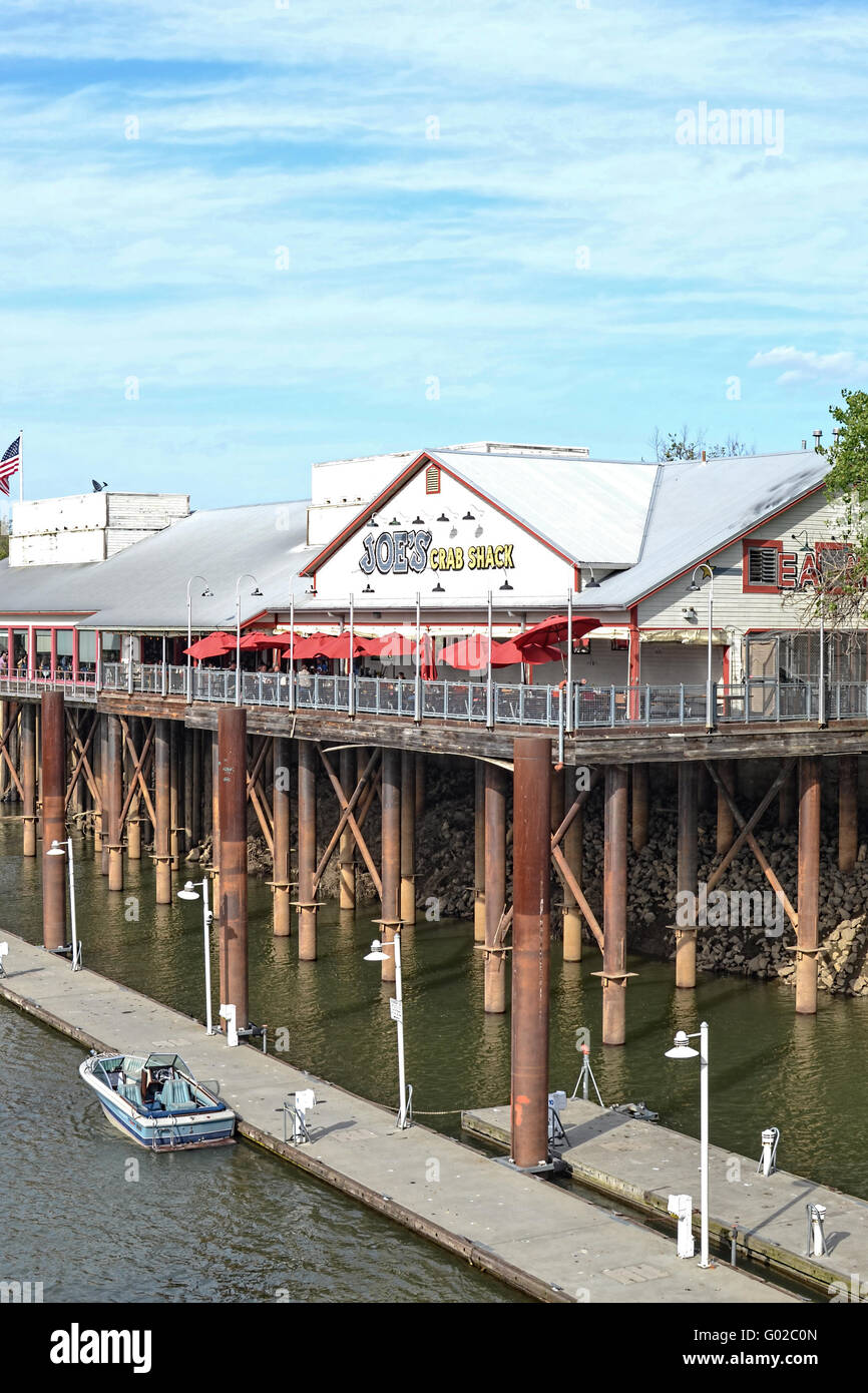 Joe’s crab shack viewed from the tower bridge in Old Sacramento, California, U.S.A. Stock Photo