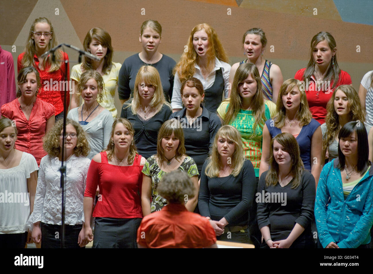 Chorus girls hires stock photography and images Alamy