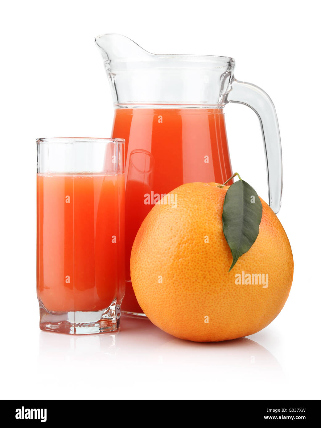 https://c8.alamy.com/comp/G037XW/full-glass-and-jug-of-grapefruit-juice-and-fruit-isolated-G037XW.jpg