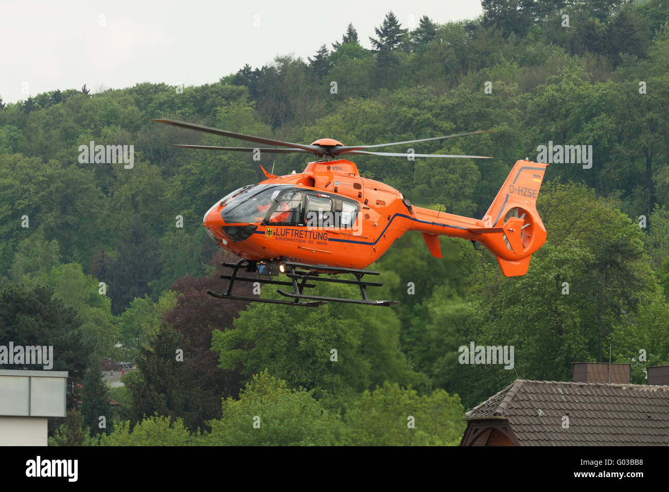 Rescue helicopter emergency doctor hi-res stock photography and images ...