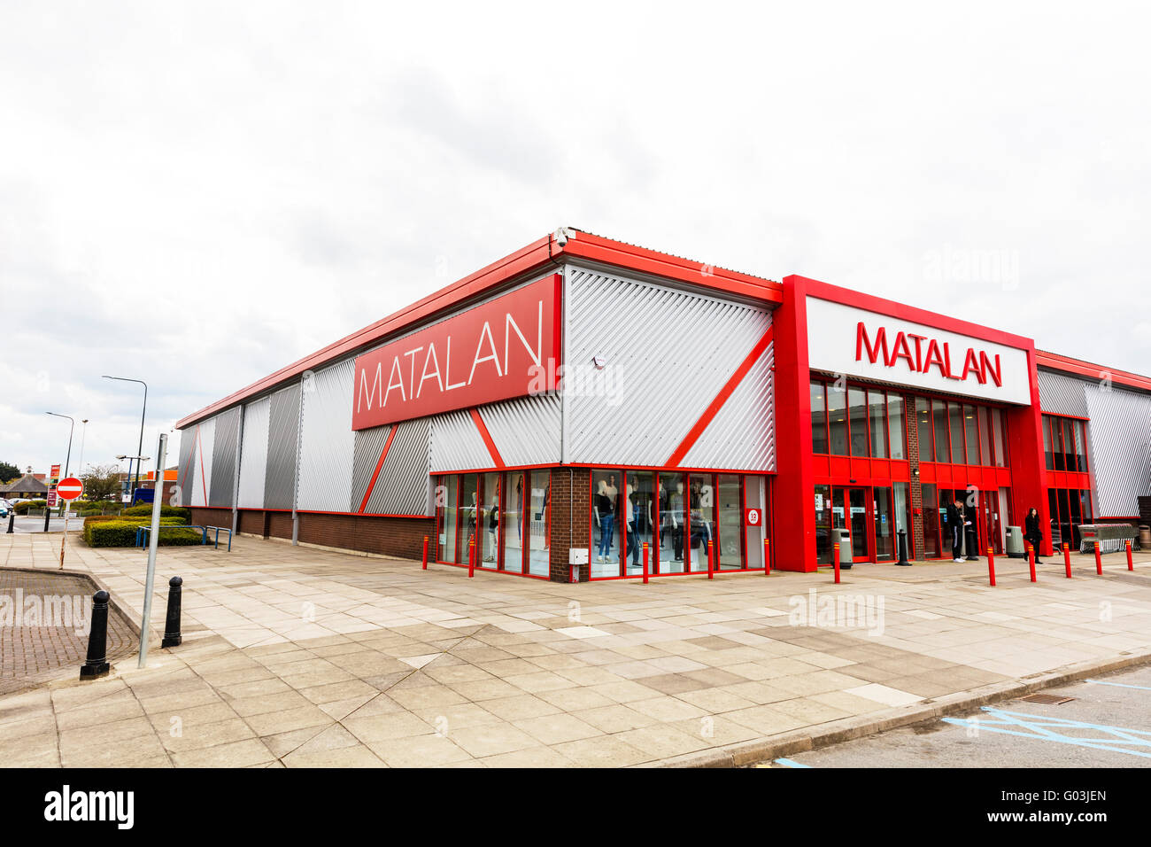 Matalan shop clothing retailer shopping sign name store exterior logo UK England housewares  retail shops stores company Stock Photo