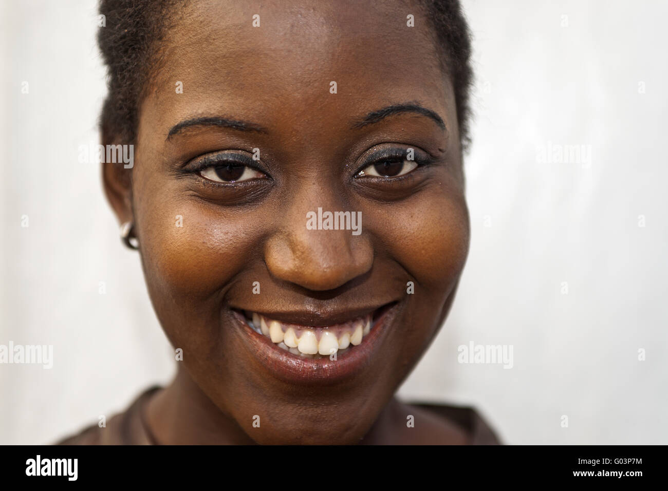 African woman makeup face hi-res stock photography and images - Alamy