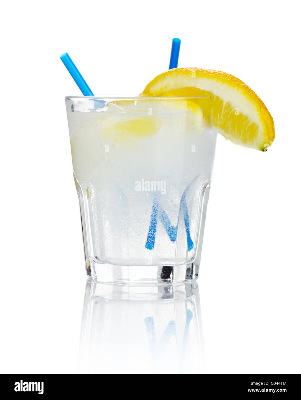 Alcohol cocktail 'gin tonic' isolated on white Stock Photo Alamy