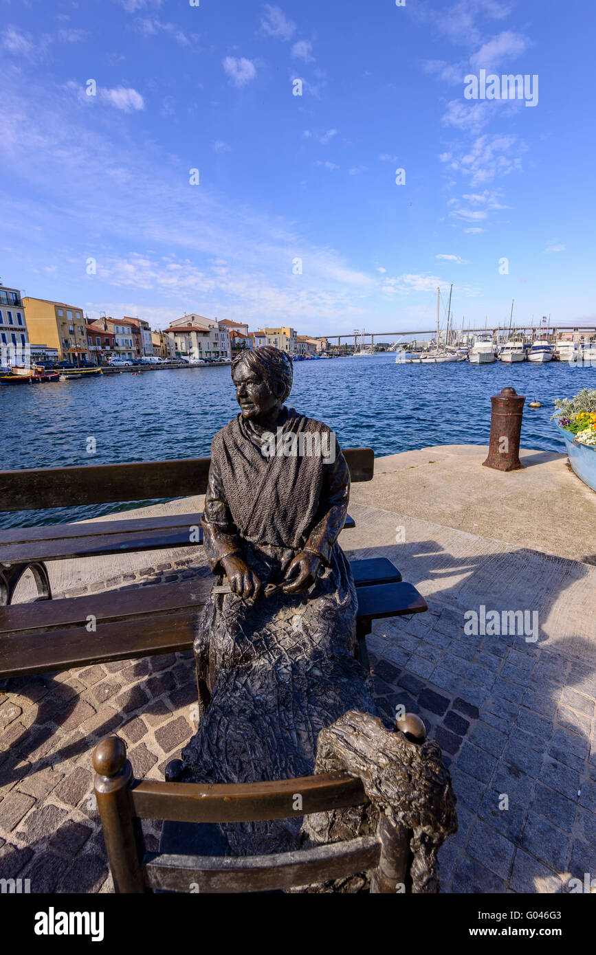 Statut Pont de la Passe nord Martigues Bouche du Rhone Provence 13 France Stock Photo