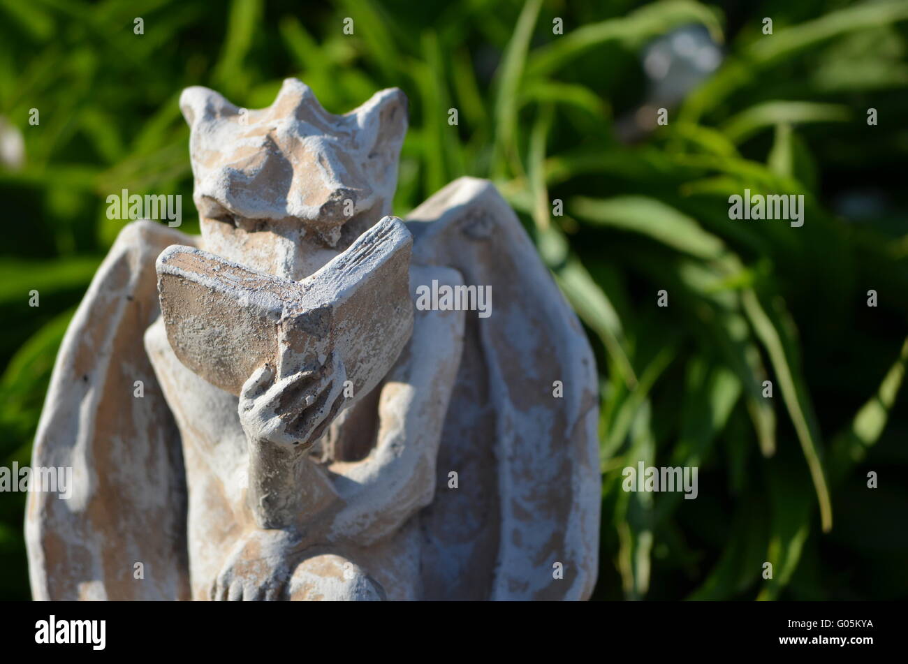 Reading gargoyle hires stock photography and images Alamy