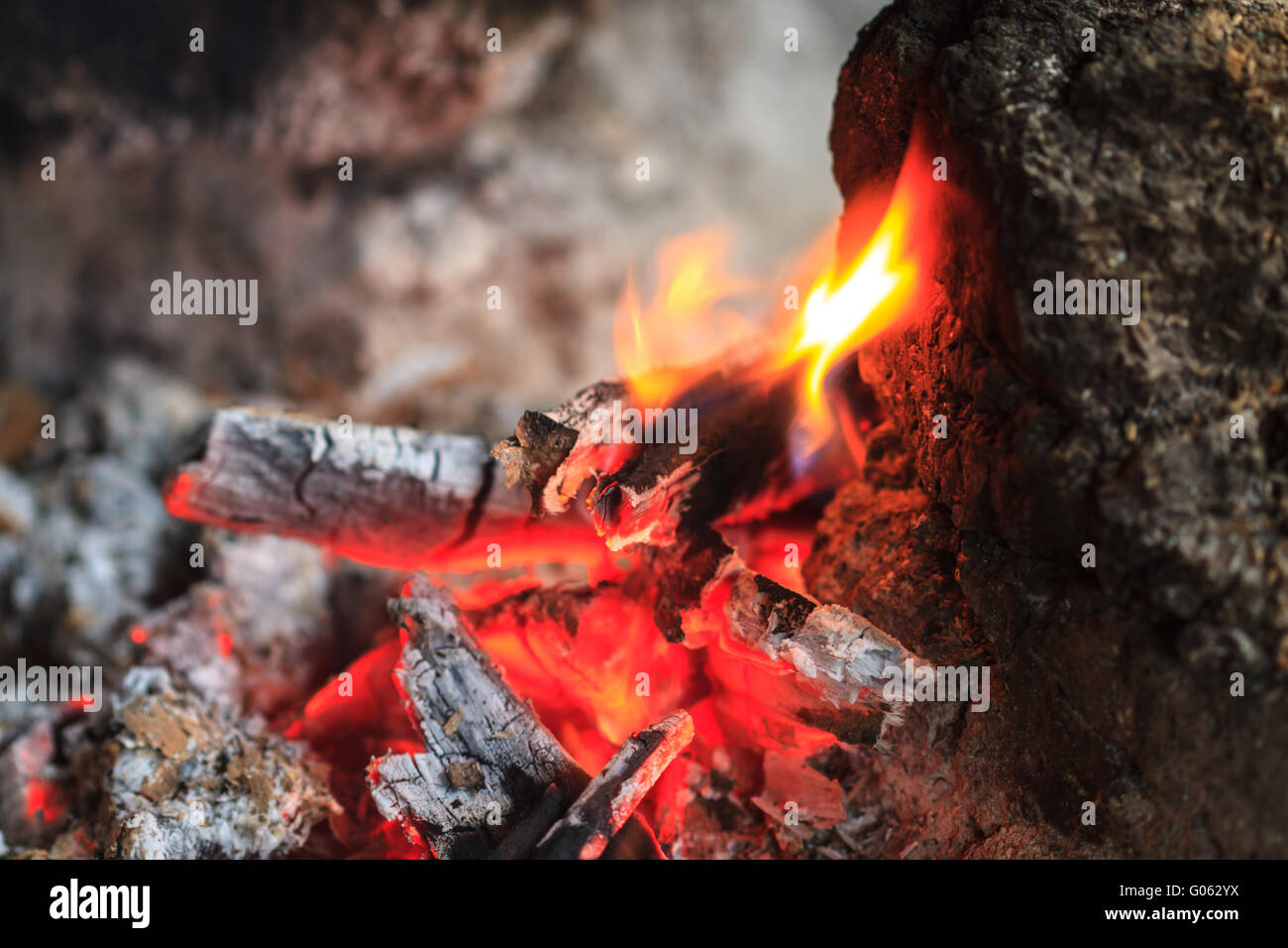Bonfire branches close up hi-res stock photography and images - Alamy