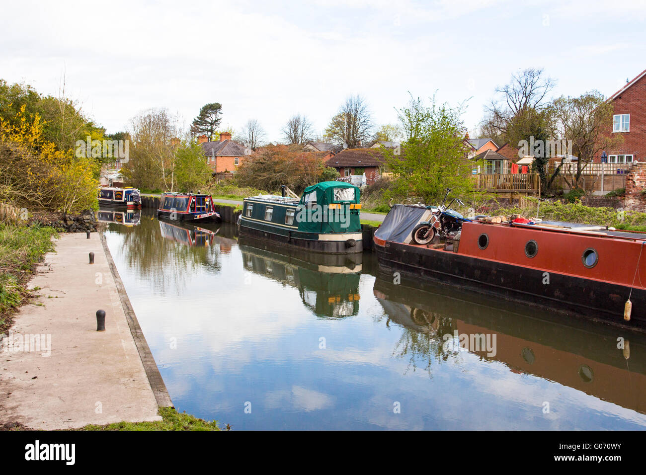 Droitwich, Boat Festival as boats arrive for the event Stock Photo Alamy