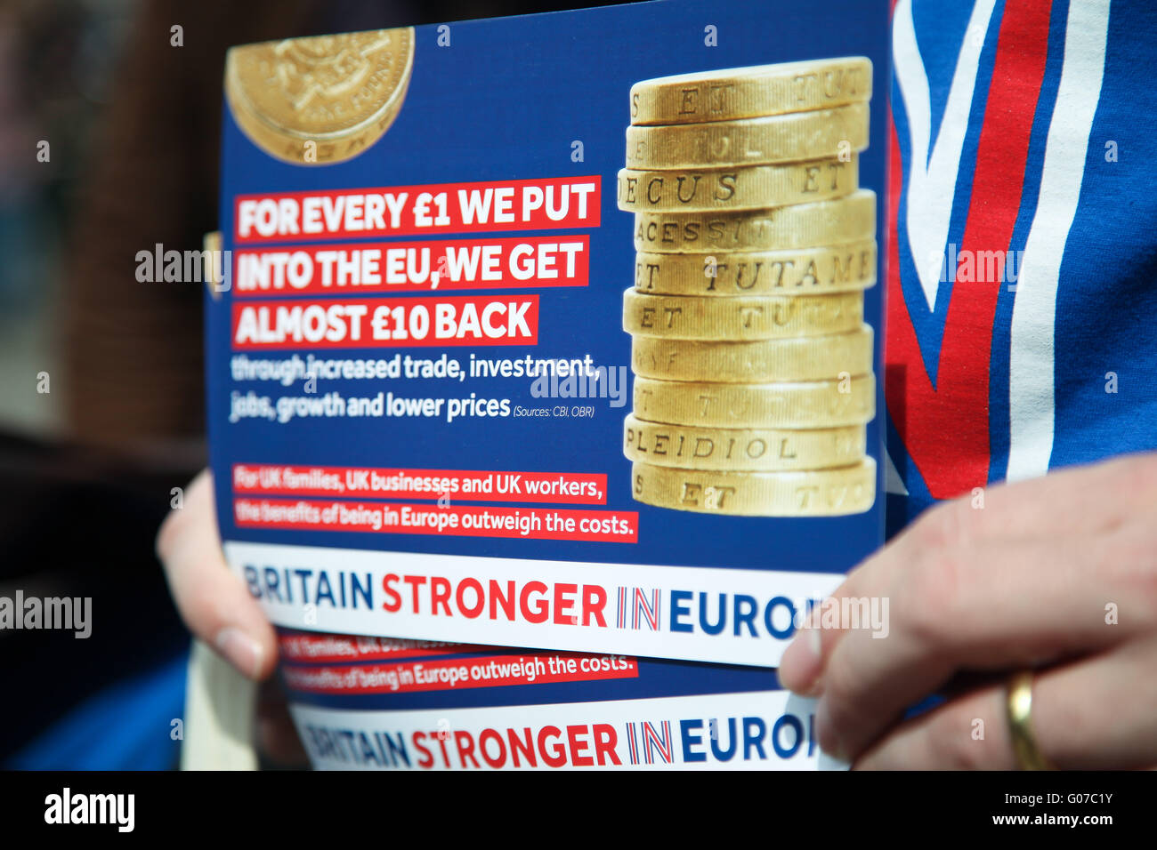 north-london-30-april-2016-campaign-leaflet-campaigners-for-britain-G07C1Y.jpg