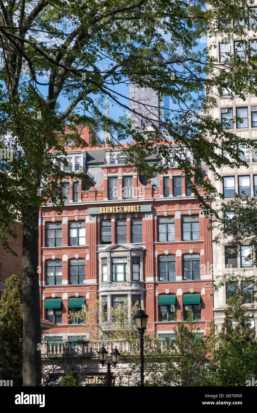 Barnes & Noble Booksellers, Union Square, NYC Stock Photo - Alamy