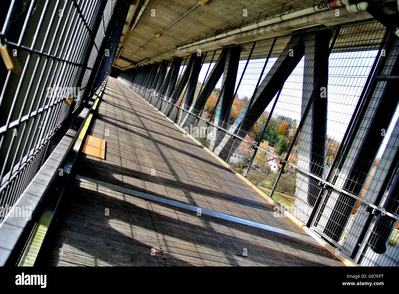 Concrete and metal bridge hi-res stock photography and images - Alamy