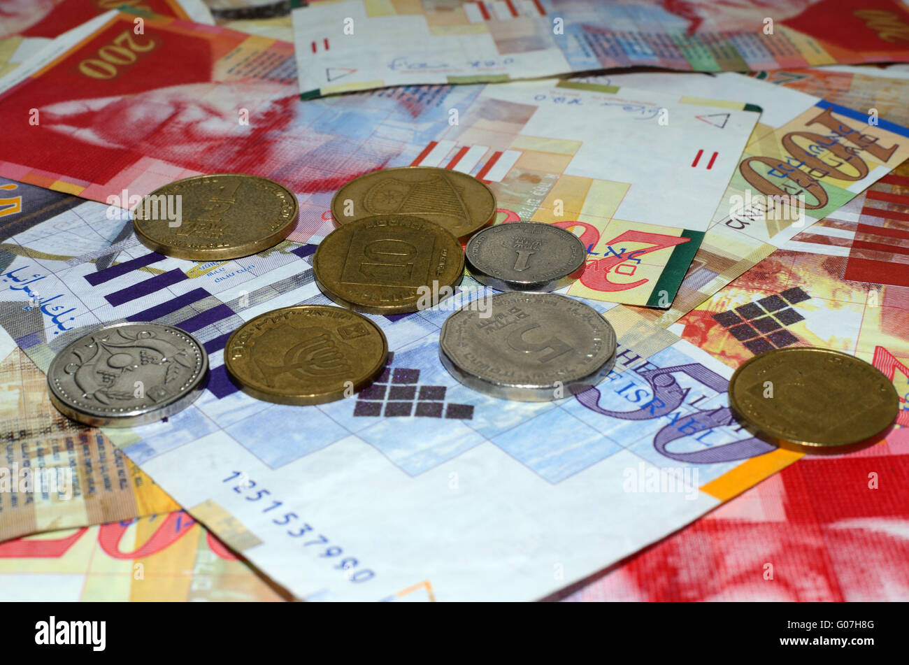 Israel's coins and bills 50 Stock Photo - Alamy