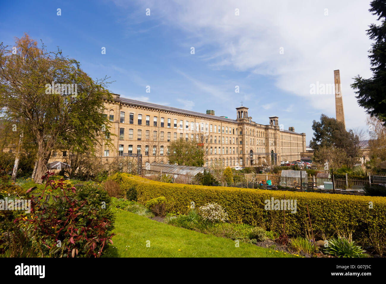Salts mill gallery hires stock photography and images Alamy