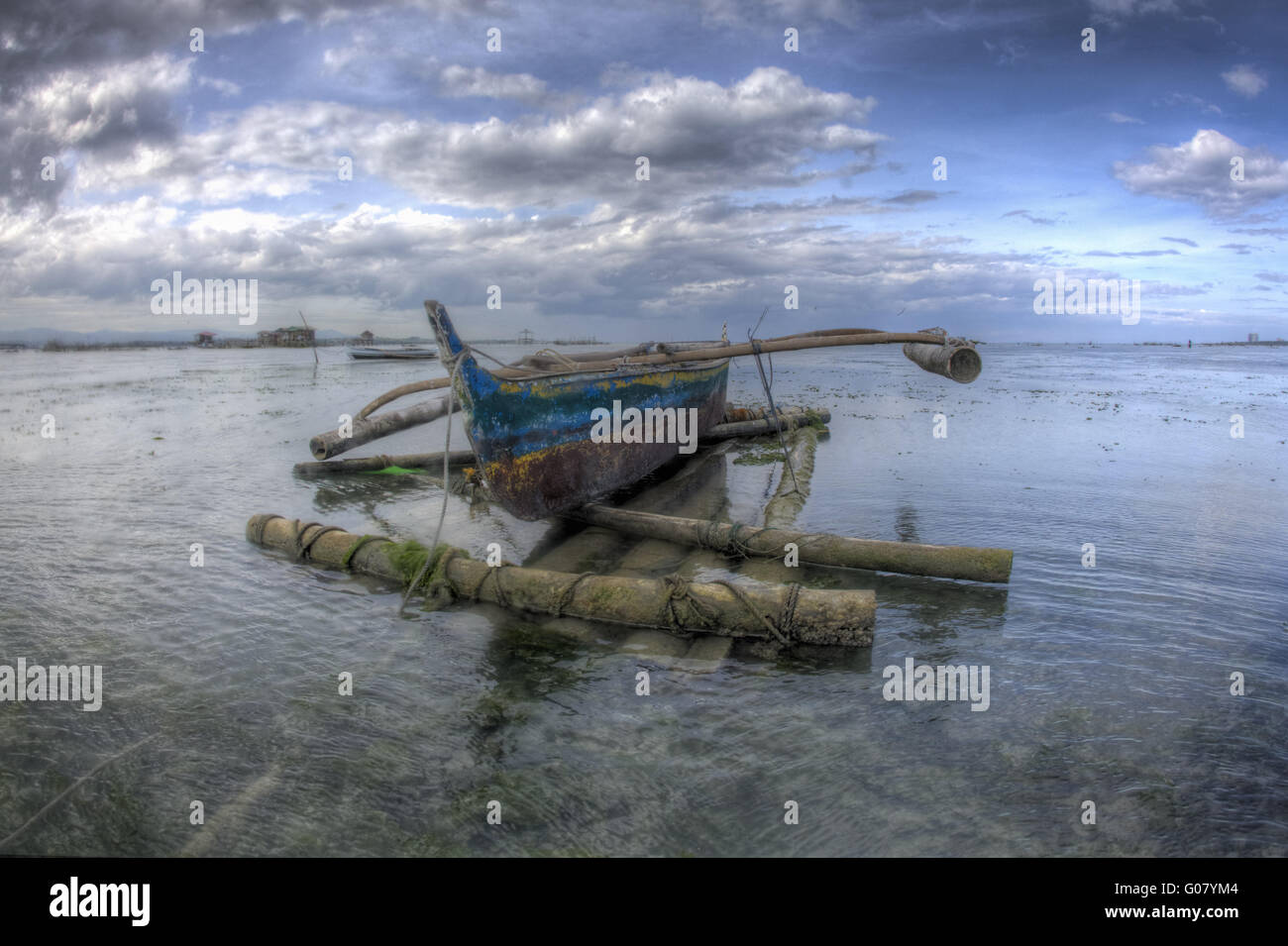 Traditional bamboo boat hi-res stock photography and images - Alamy