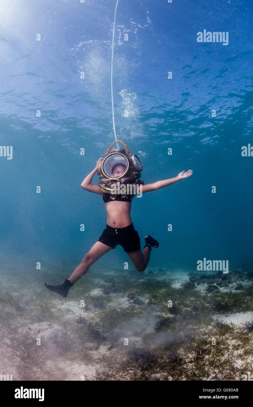 Jumping underwater hires stock photography and images Alamy