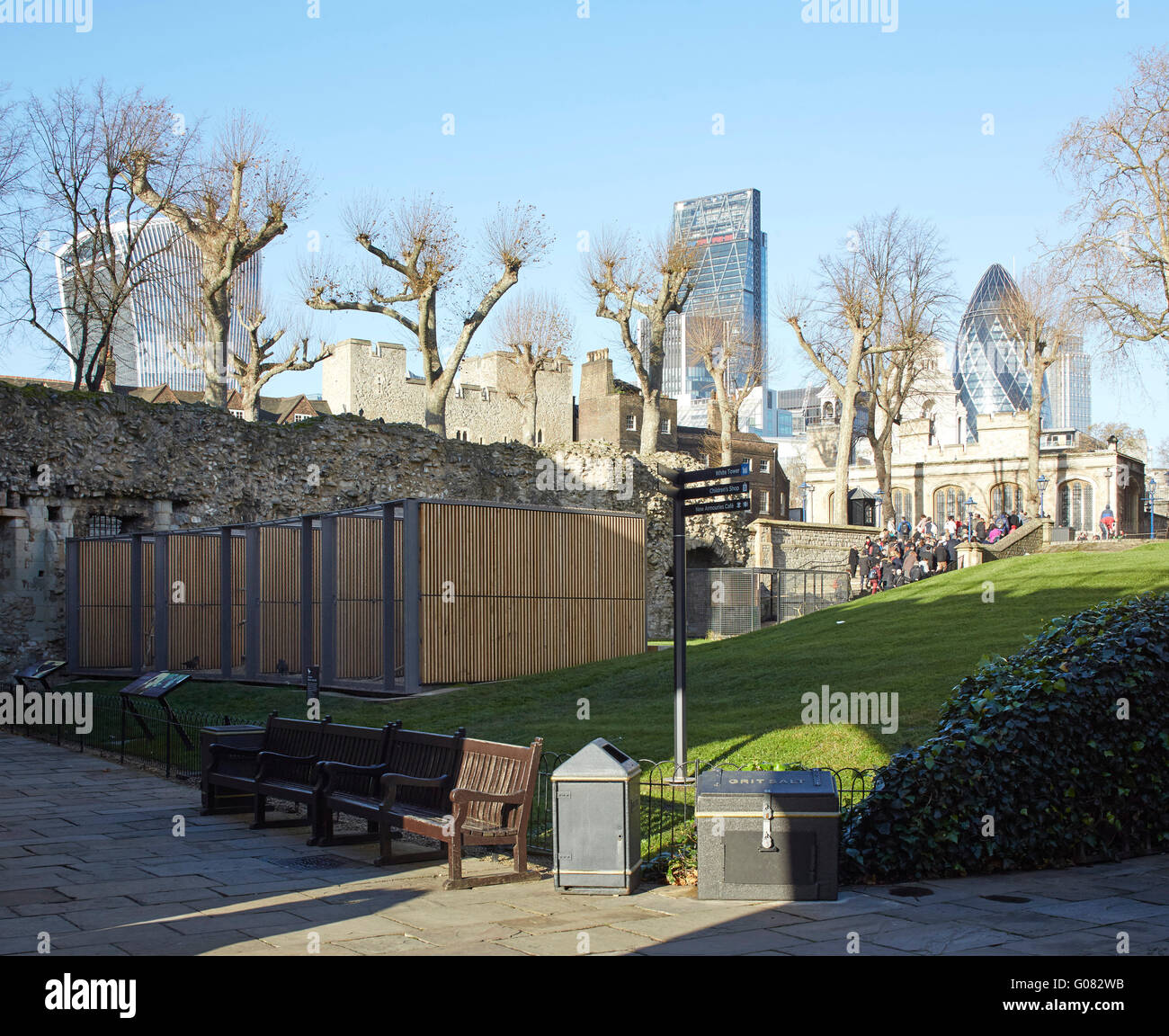 Raven enclosure from approach. Ravens Night Enclosures at Tower of London, London, United Kingdom. Architect: llowarch and llowarch architects, 2015. Stock Photo