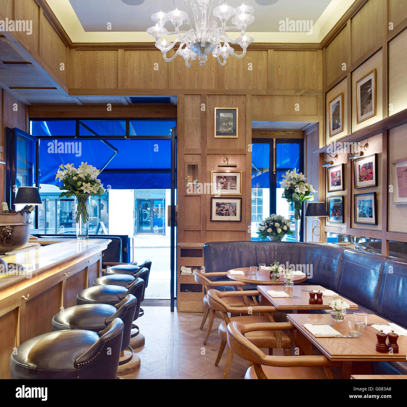 Cafe interior. Chucs Restaurant & Café, LONDON, United Kingdom ...