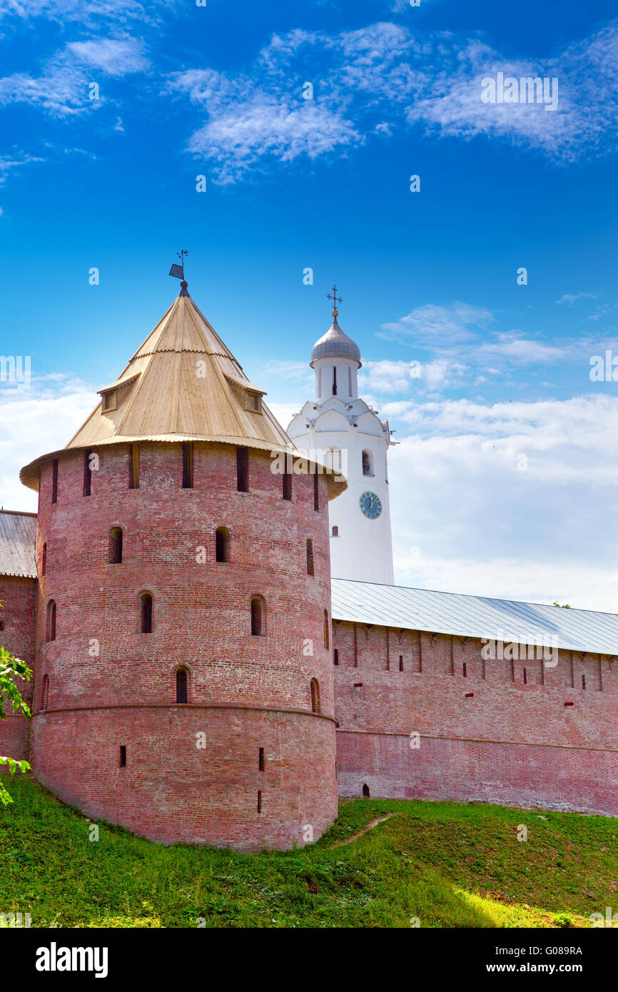Mitropolichya tower and Clock tower. The Kremlin Stock Photo - Alamy