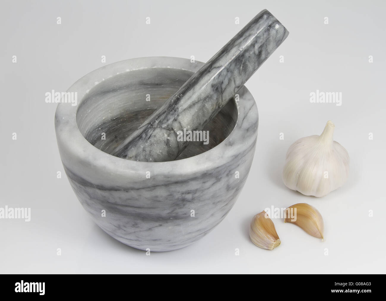 Garlic Pestle and Mortar Stock Photo Alamy