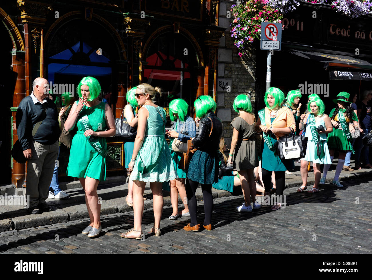 Bachelorette party in front of The Quays Bar in Temple Bar, Dublin