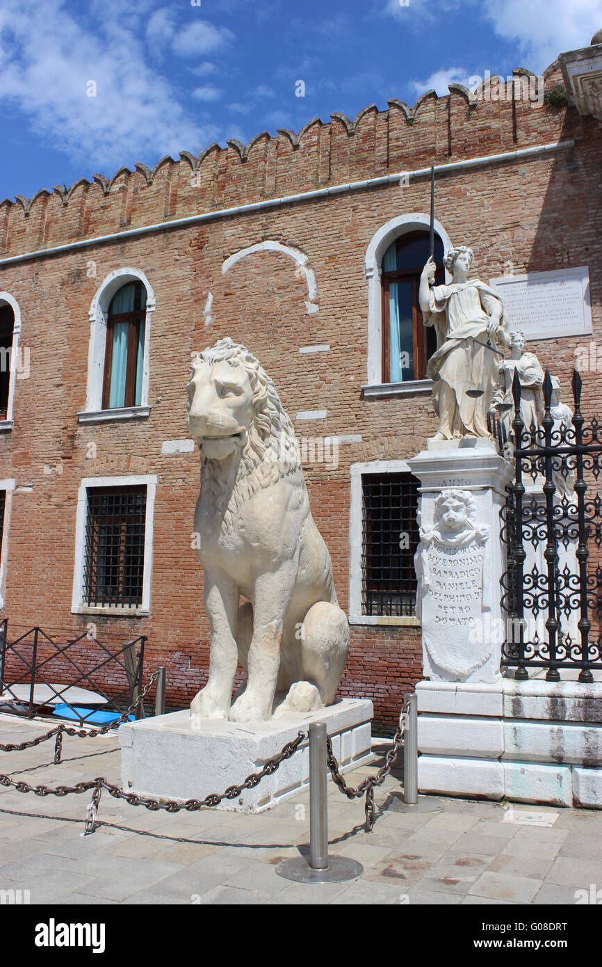 Venice, Lion at the Portal Ingresso di terra Stock Photo