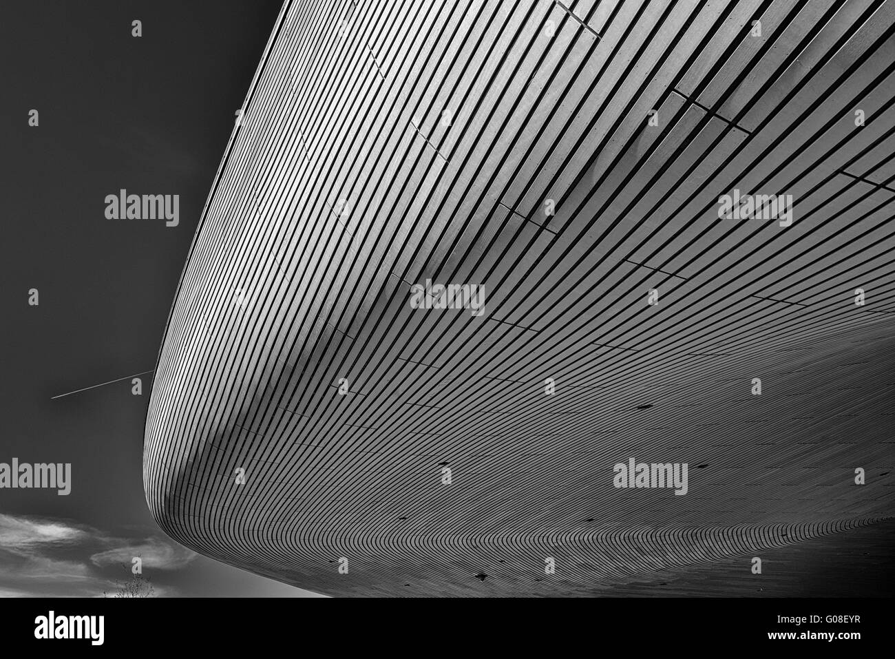 London Aquatics Centre designed by Zaha Hadid for London Olympics curved roof asymmetrical structure in London, UK Stock Photo