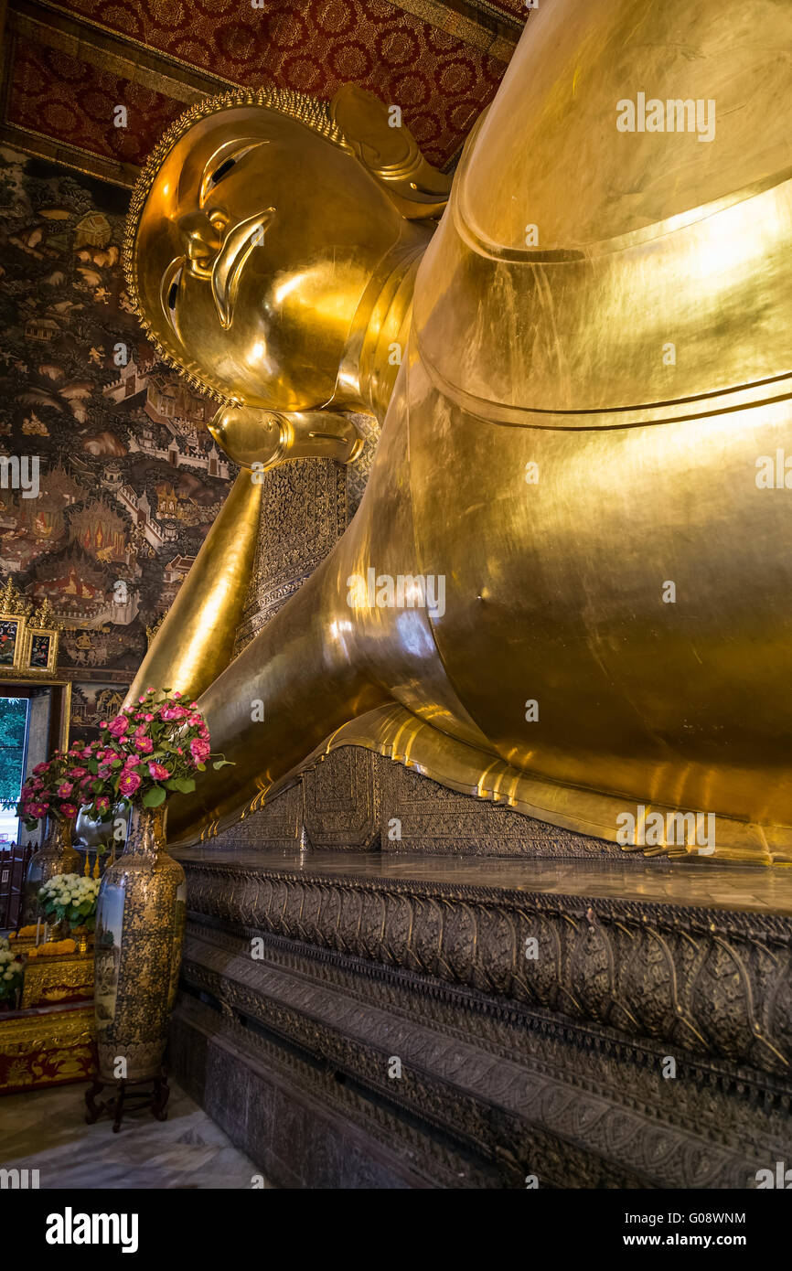 Reclining Buddha in Wat Pho, Bangkok, Thailand Stock Photo