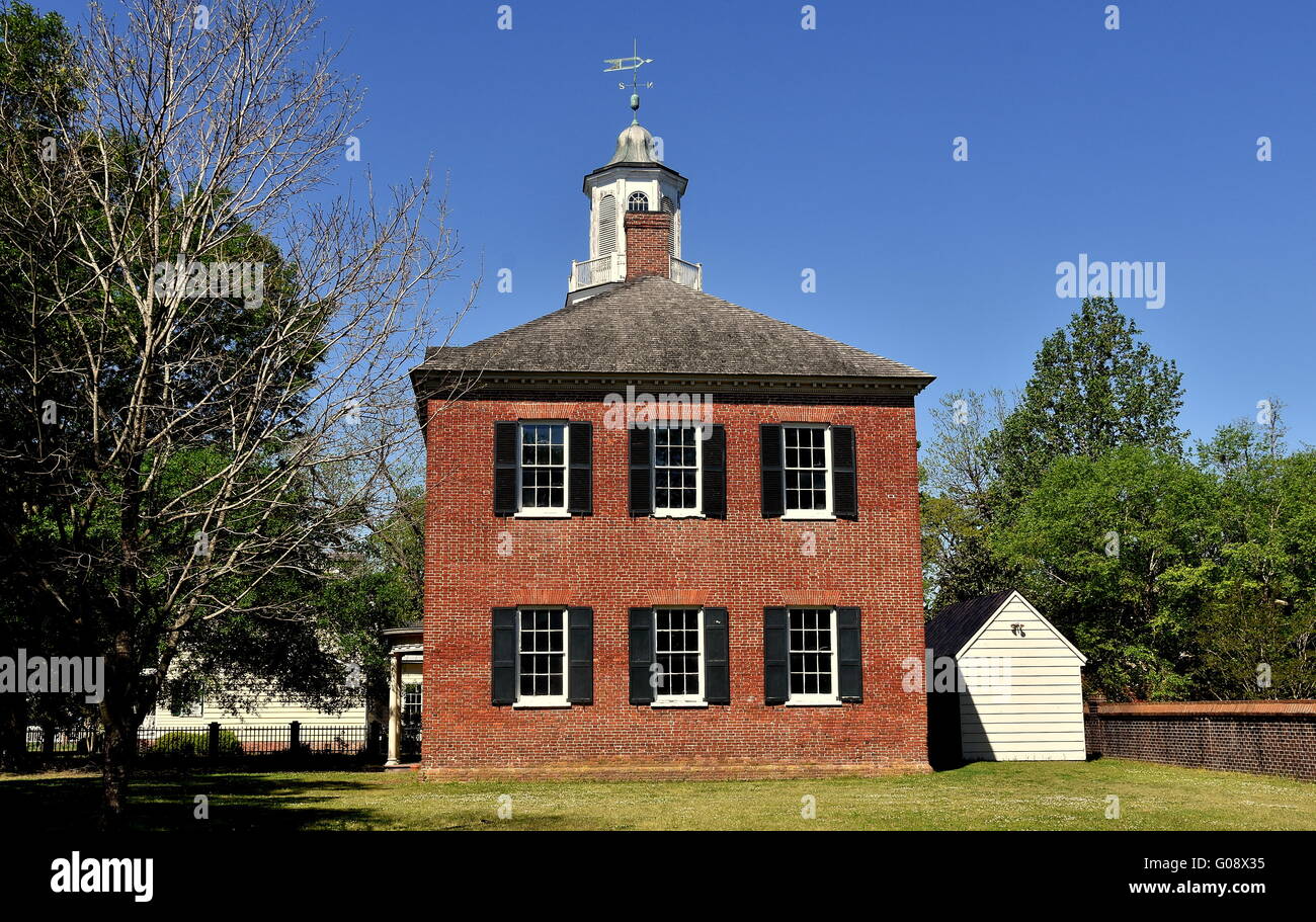 Permanent houses hi-res stock photography and images - Alamy