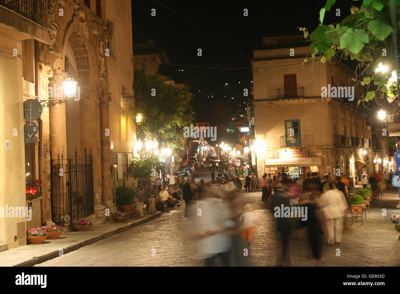 Italian shopping at night hi-res stock photography and images - Alamy