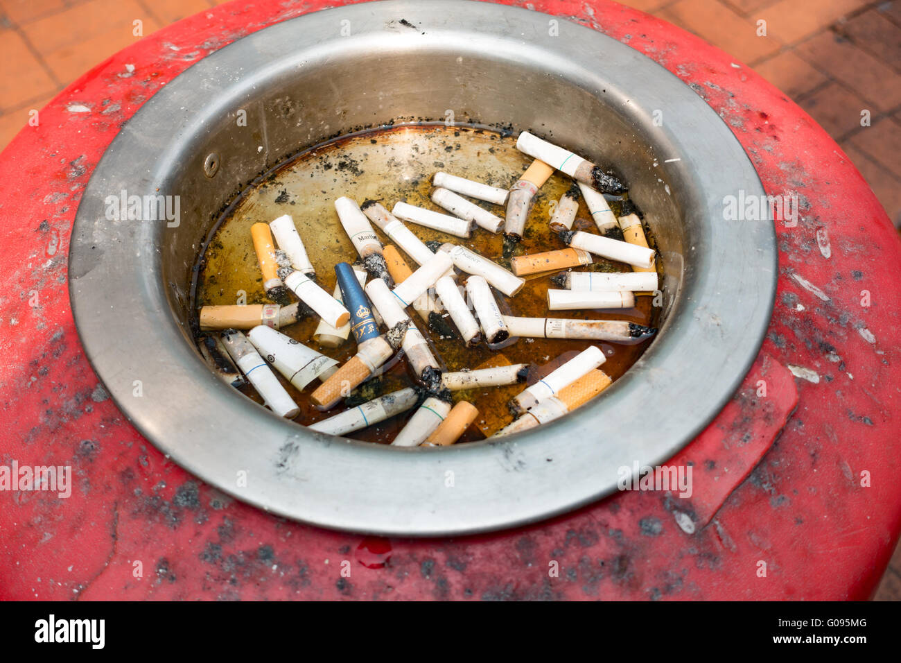 Ash tray hires stock photography and images Alamy