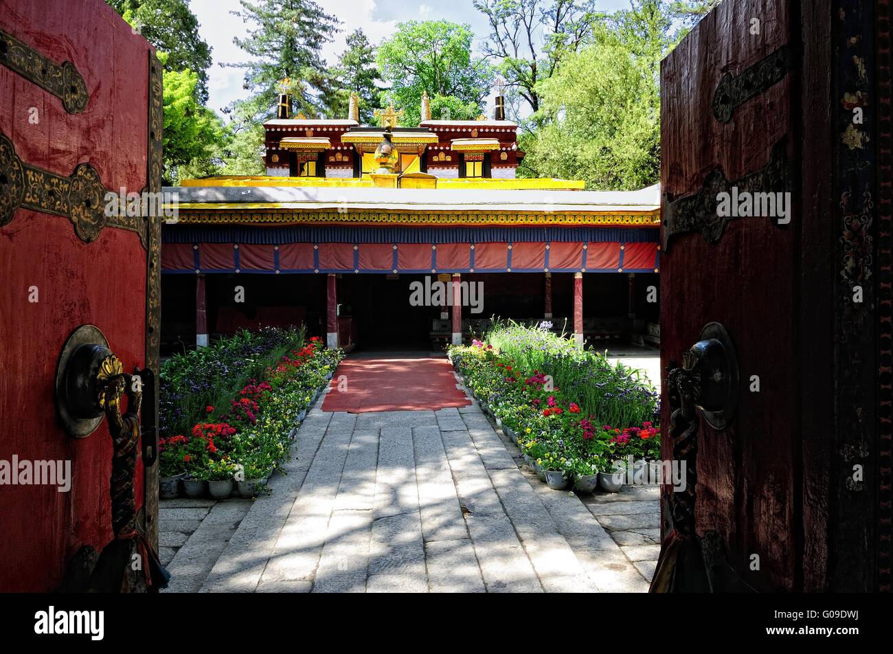 Palace in the garden of Norbulingka in Lhasa Stock Photo