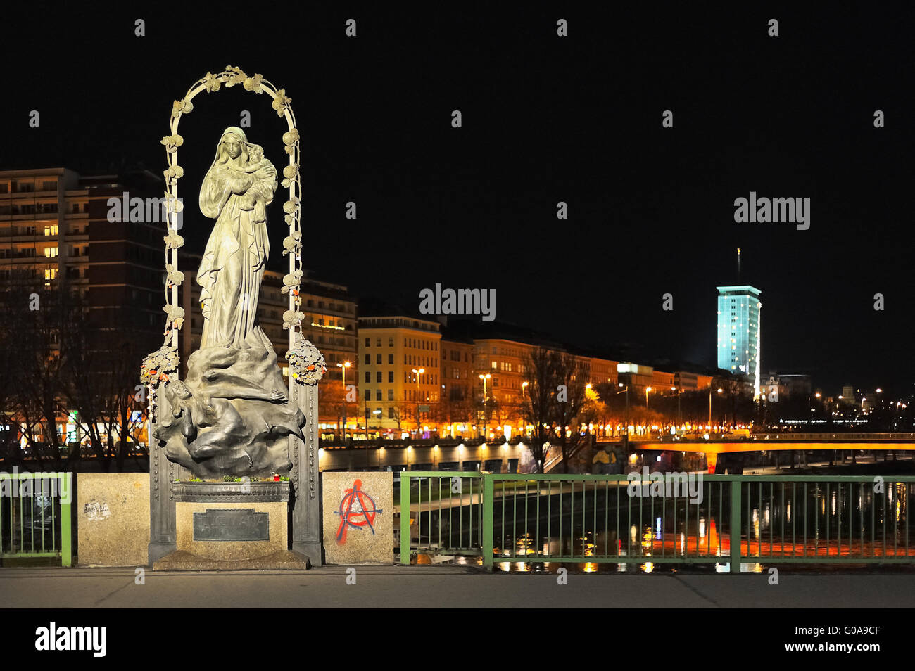 Statue of the Virgin Mary on Vienna's Marienbrueck Stock Photo Alamy