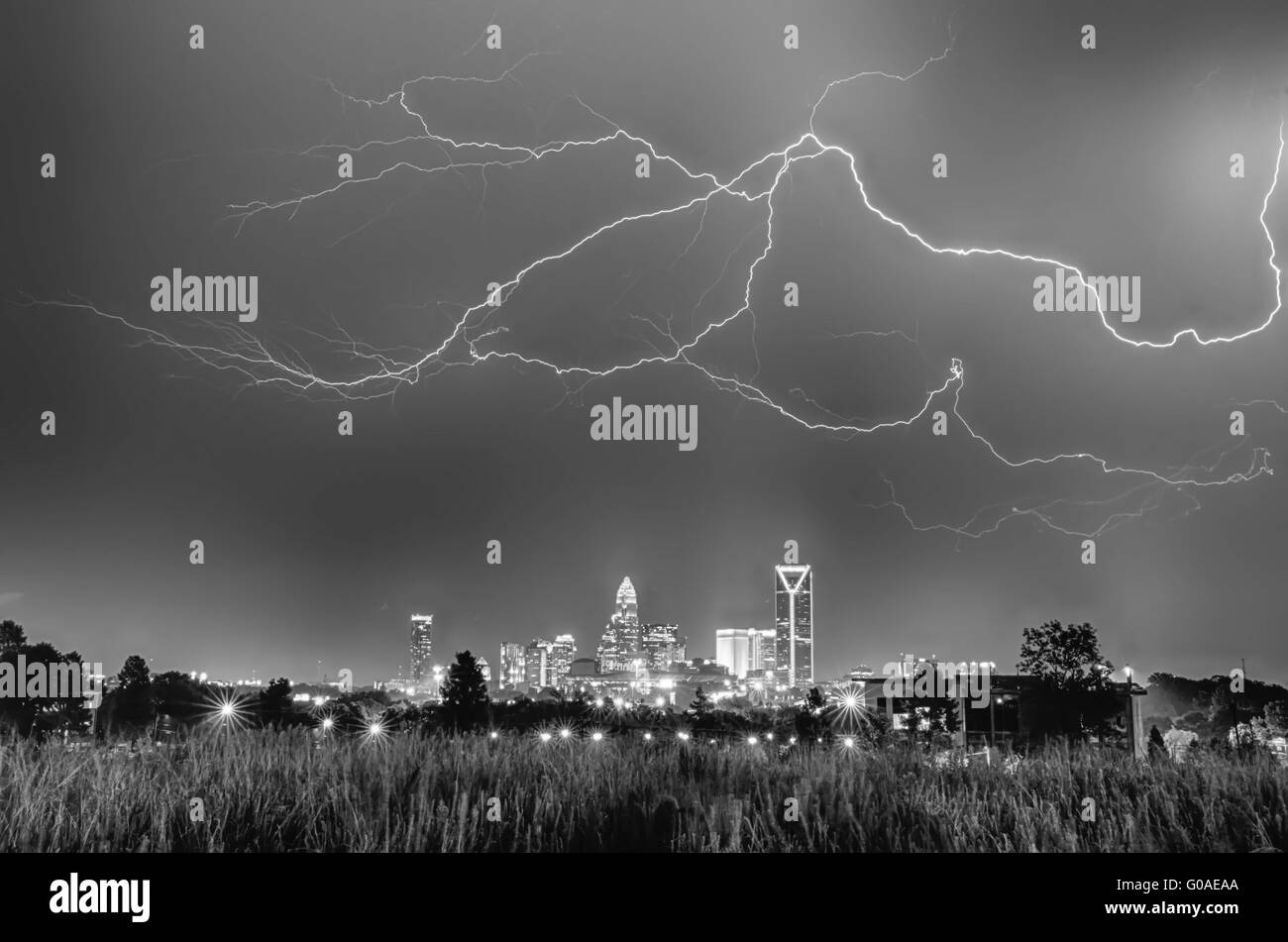 lightning thunder bolts over charlotte skyline Stock Photo Alamy